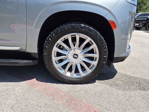 Used 2023 Cadillac Escalade Premium Luxury w/ LPO, Floor Liner Package AWD/4WD image 16