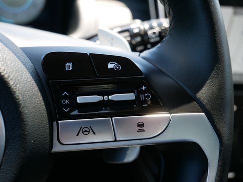 Certified 2023 Hyundai Tucson Limited AWD/4WD image 30