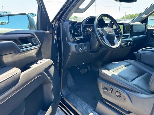 Used 2025 GMC Sierra 1500 SLT AWD/4WD image 15
