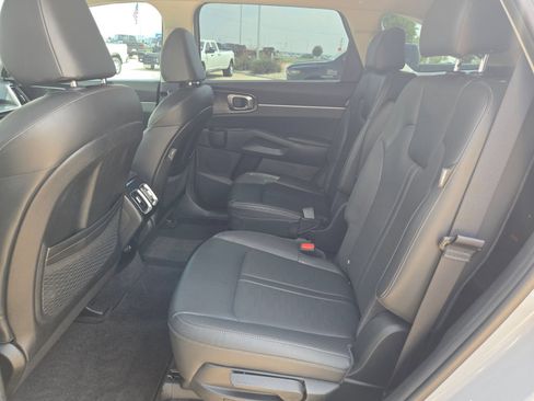 Used 2024 Kia Sorento EX w/ Panoramic Sunroof Package FWD image 13