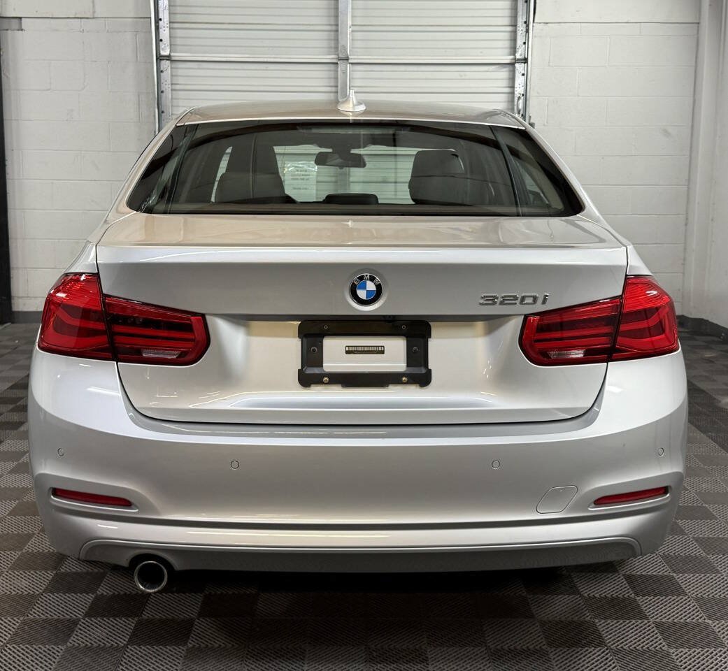 Used 2017 BMW 320i Sedan RWD image 5
