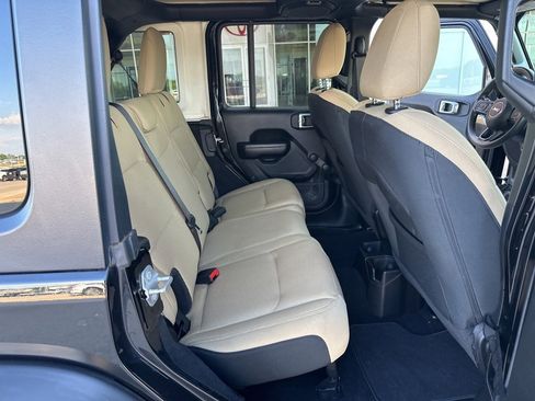 Used 2021 Jeep Wrangler Unlimited Sport image 17