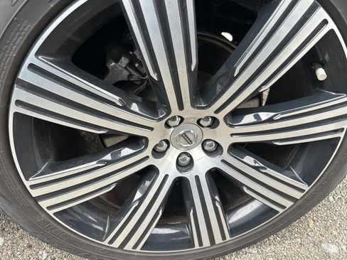 Used 2023 Volvo XC90 B6 Ultimate w/ Protection Package Premier image 6