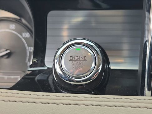 Used 2022 Lincoln Corsair Standard image 22