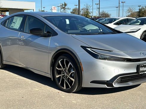 New 2026 Toyota Prius Plug-In Hybrid image 3