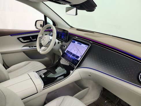 Certified 2023 Mercedes-Benz EQE 500 4MATIC SUV image 18