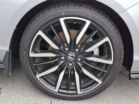 Used 2023 Honda Accord Touring image 11