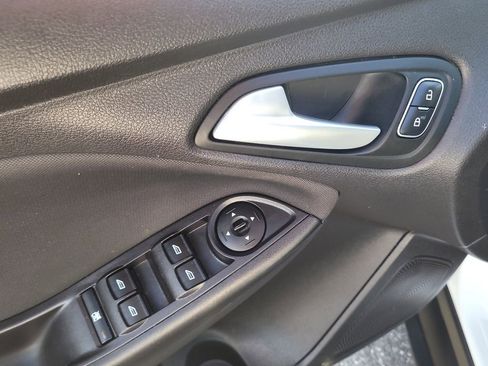 Used 2017 Ford Focus SE image 14