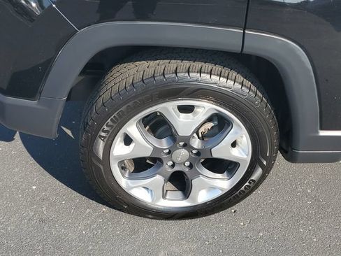 Used 2018 Jeep Compass Limited w/ Navigation Group AWD/4WD image 5
