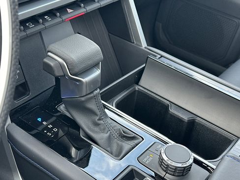 New 2025 Toyota Tundra Platinum image 18