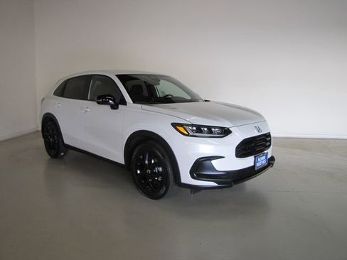 Used 2024 Honda HR-V Sport image 3