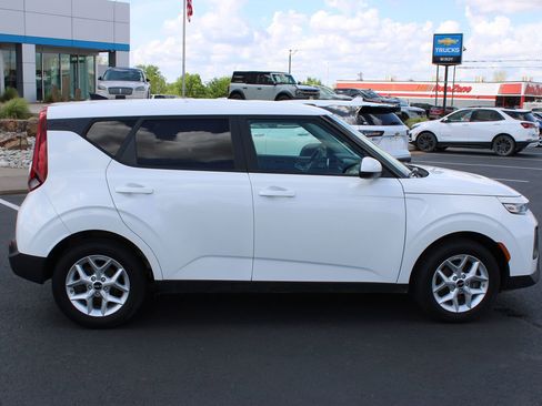 Used 2022 Kia Soul LX w/ Technology Package FWD image 10