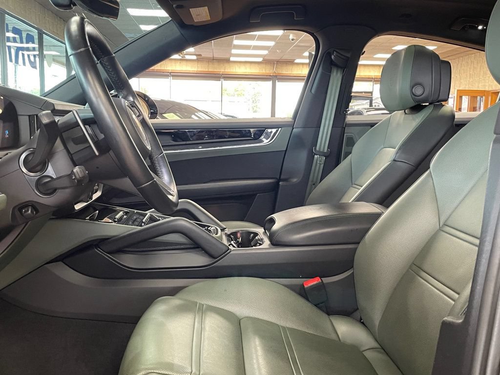 Used 2025 Porsche Cayenne S AWD/4WD image 17