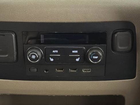 Used 2020 Chevrolet Suburban Premier image 35