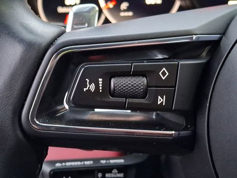 Used 2023 Porsche Panamera 4 w/ Premium Package image 19