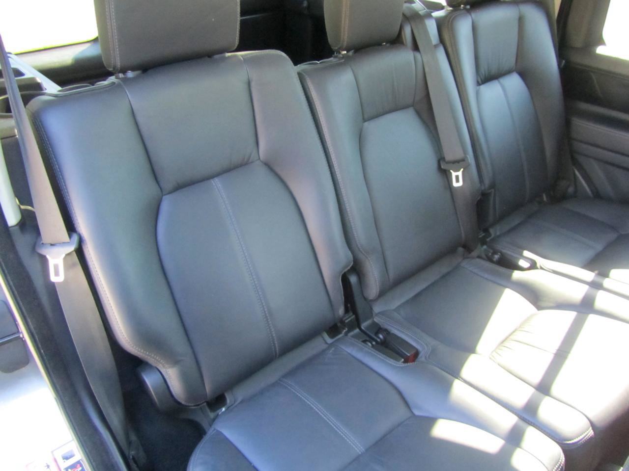 Used 2011 Land Rover LR4 HSE LUX AWD/4WD image 24
