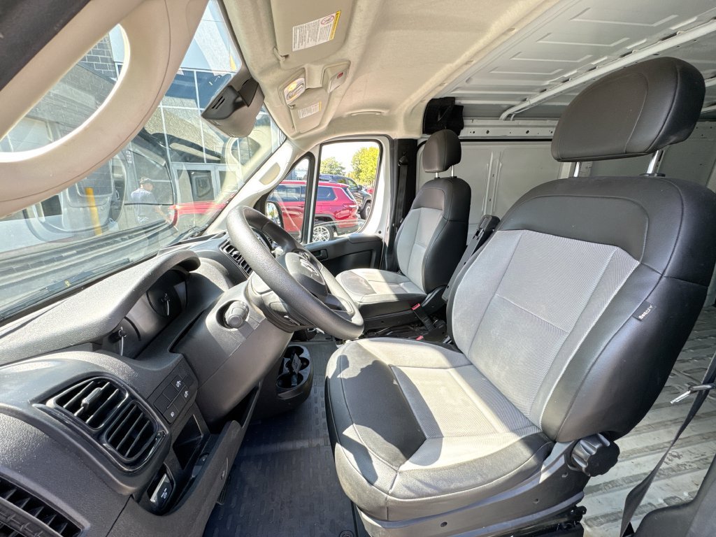 Used 2025 RAM ProMaster 2500 w/ Convenience Group FWD image 19