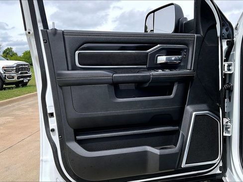 Used 2022 RAM 2500 Laramie w/ Night Edition AWD/4WD image 24