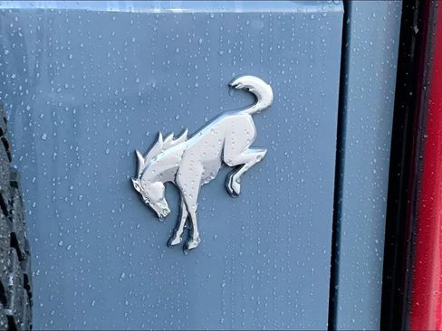 Used 2024 Ford Bronco Badlands image 9