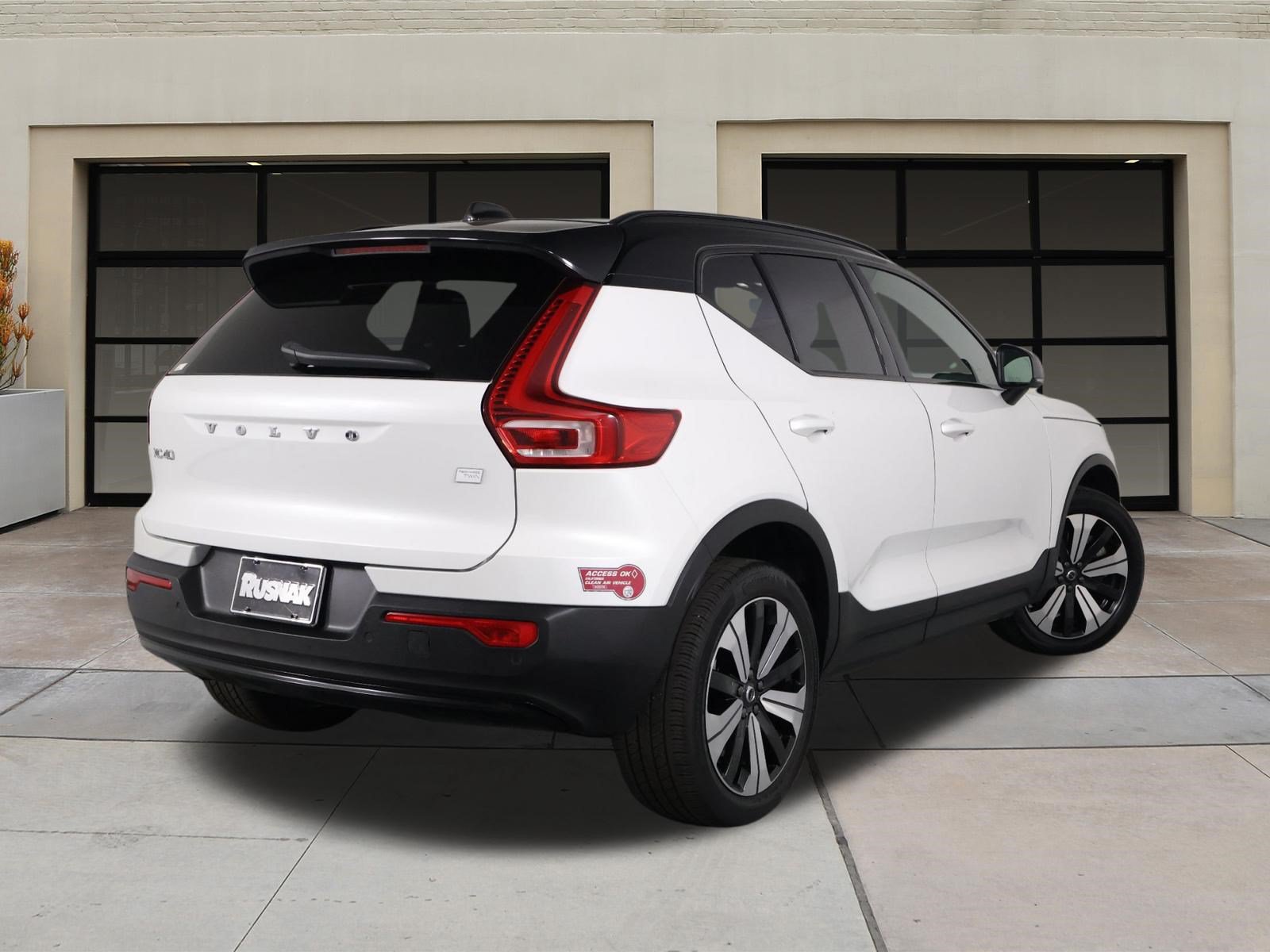 Certified 2023 Volvo XC40 Recharge Core AWD/4WD image 4