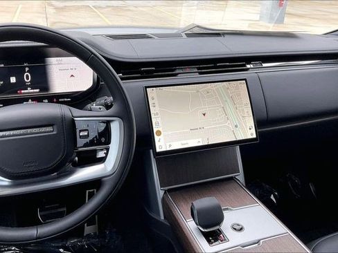 New 2025 Land Rover Range Rover Long Wheelbase SE AWD/4WD image 6