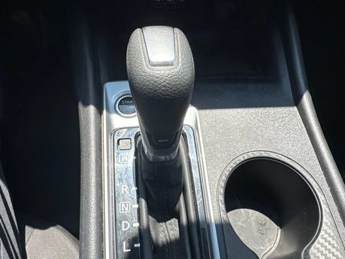 Used 2025 Nissan Altima 2.5 SV FWD image 14
