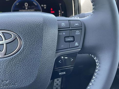 New 2026 Toyota Camry SE FWD image 31