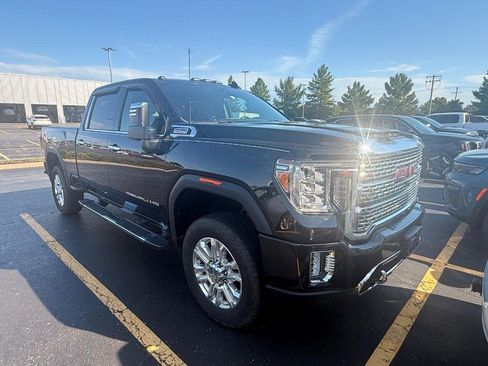 Used 2021 GMC Sierra 2500 Denali w/ Denali Ultimate Package AWD/4WD image 3
