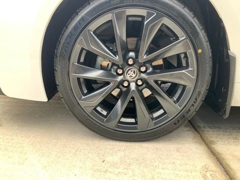 Used 2023 Toyota Corolla SE w/ SE Premium Package image 10