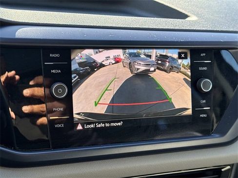 Certified 2023 Volkswagen Taos SE w/ Panoramic Sunroof Package image 27