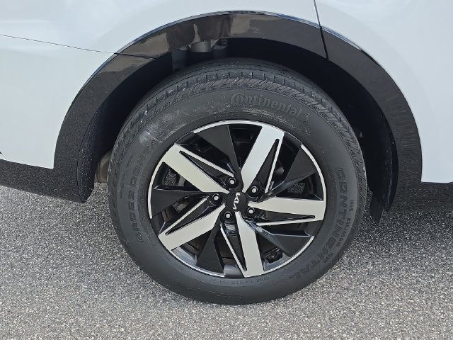 Certified 2023 Kia Sorento S FWD image 5