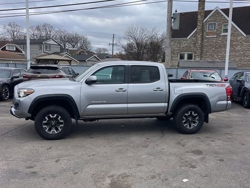 Used 2019 Toyota Tacoma TRD Off-Road w/ Technology Package image 1