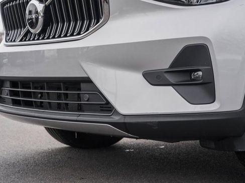 Certified 2023 Volvo XC40 B5 Plus w/ Protection Package Premier image 15