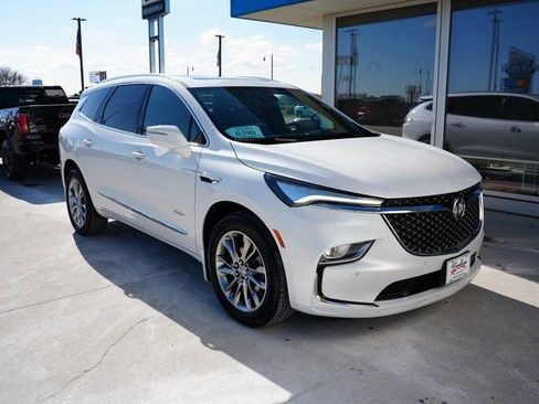 Used 2024 Buick Enclave Avenir image 37