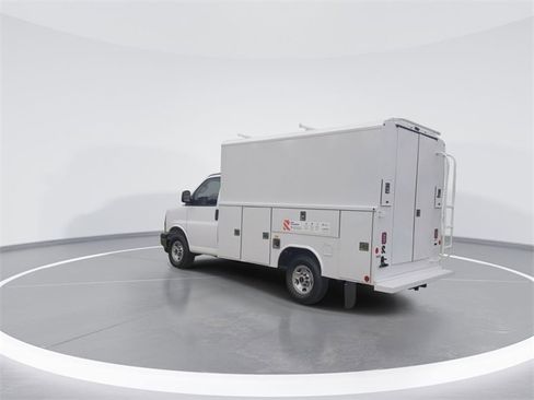 New 2025 GMC Savana 3500 w/ Power Convenience Package image 5