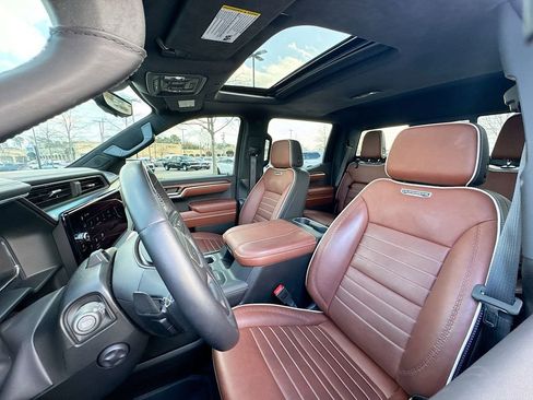 Used 2024 GMC Sierra 1500 Denali Ultimate image 10