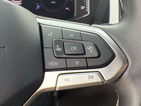 Used 2022 Volkswagen Atlas Cross Sport SE FWD image 18