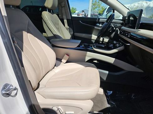 Used 2022 Lincoln Nautilus Reserve AWD/4WD image 31