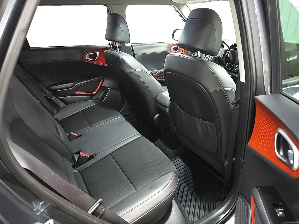 Used 2025 Kia Soul GT-Line w/ GT-Line Technology Package FWD image 18