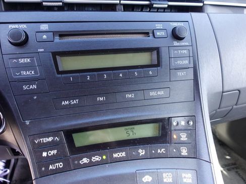 Used 2011 Toyota Prius One image 16