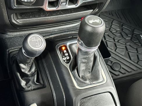 Used 2022 Jeep Wrangler Unlimited Sport AWD/4WD image 23
