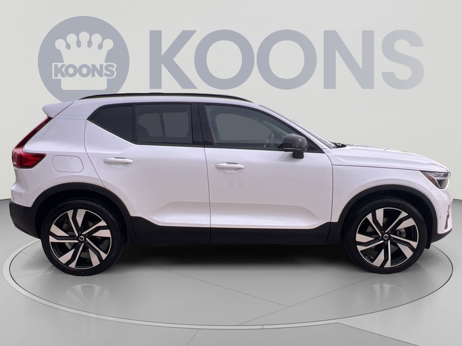 Used 2024 Volvo XC40 B5 Plus w/ Climate Package AWD/4WD image 8