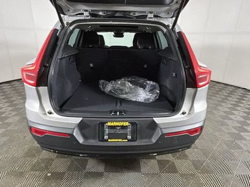 Used 2023 Volvo XC40 B4 Ultimate FWD image 25