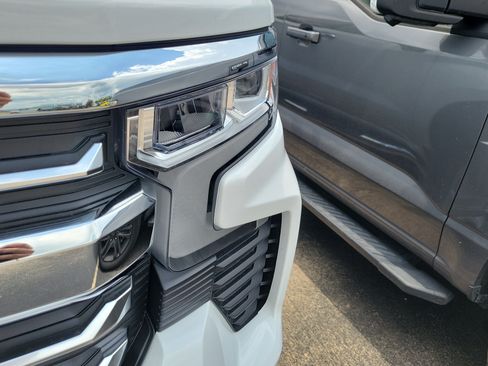 Used 2026 Chevrolet Silverado 1500 LTZ AWD/4WD image 4
