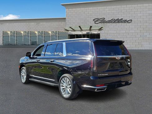 Used 2024 Cadillac Escalade ESV Luxury image 6