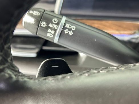 Used 2021 Cadillac Escalade ESV Premium Luxury Platinum image 31