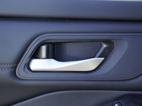 Used 2024 Nissan Rogue SV w/ SV Premium Package image 8