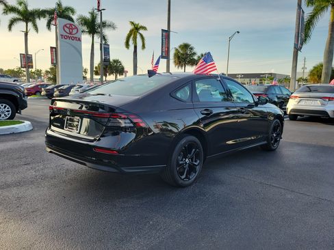 Used 2025 Honda Accord SE image 12