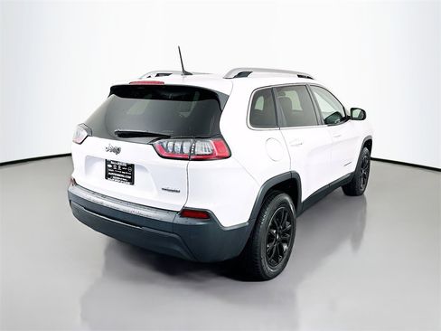 Used 2019 Jeep Cherokee Latitude w/ Cold Weather Group image 7