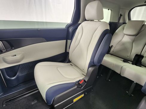 New 2027 Kia Carnival SX w/ Dark Edition Package FWD image 14